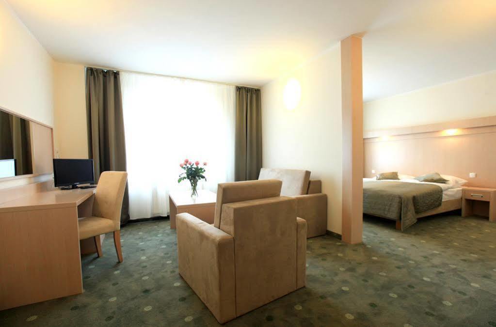 Hotel Cieplice Medi & Spa يلينيا غورا المظهر الخارجي الصورة
