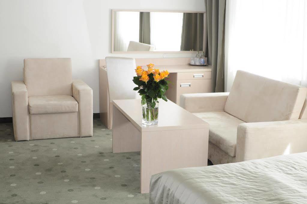 Hotel Cieplice Medi & Spa يلينيا غورا المظهر الخارجي الصورة